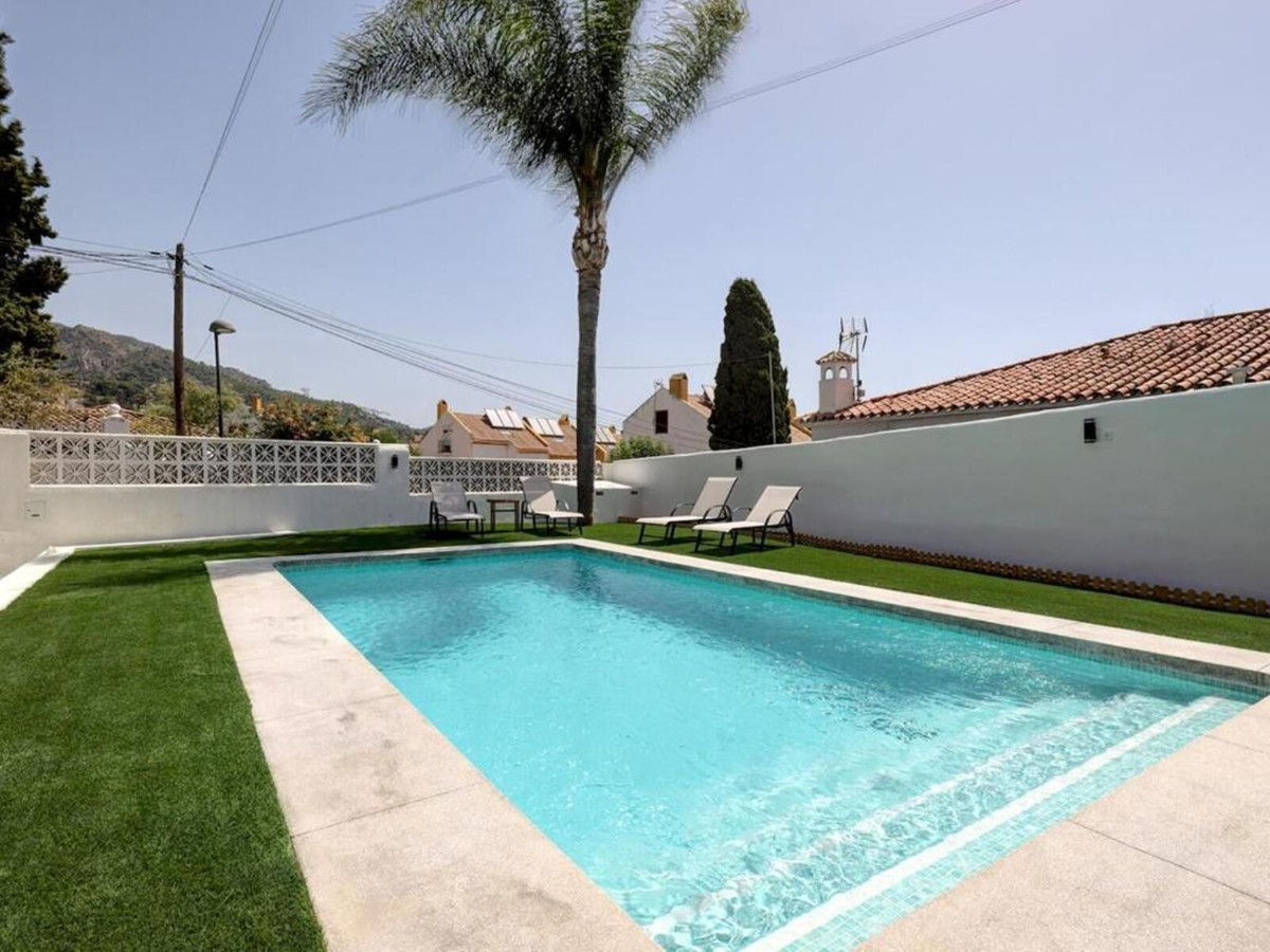6 Bed Townhouse for sale in Marbella Costa Del Sol, Málaga, Spain