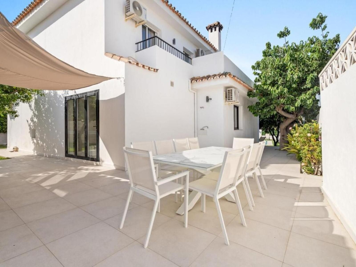6 Bed Townhouse for sale in Marbella Costa Del Sol, Málaga, Spain