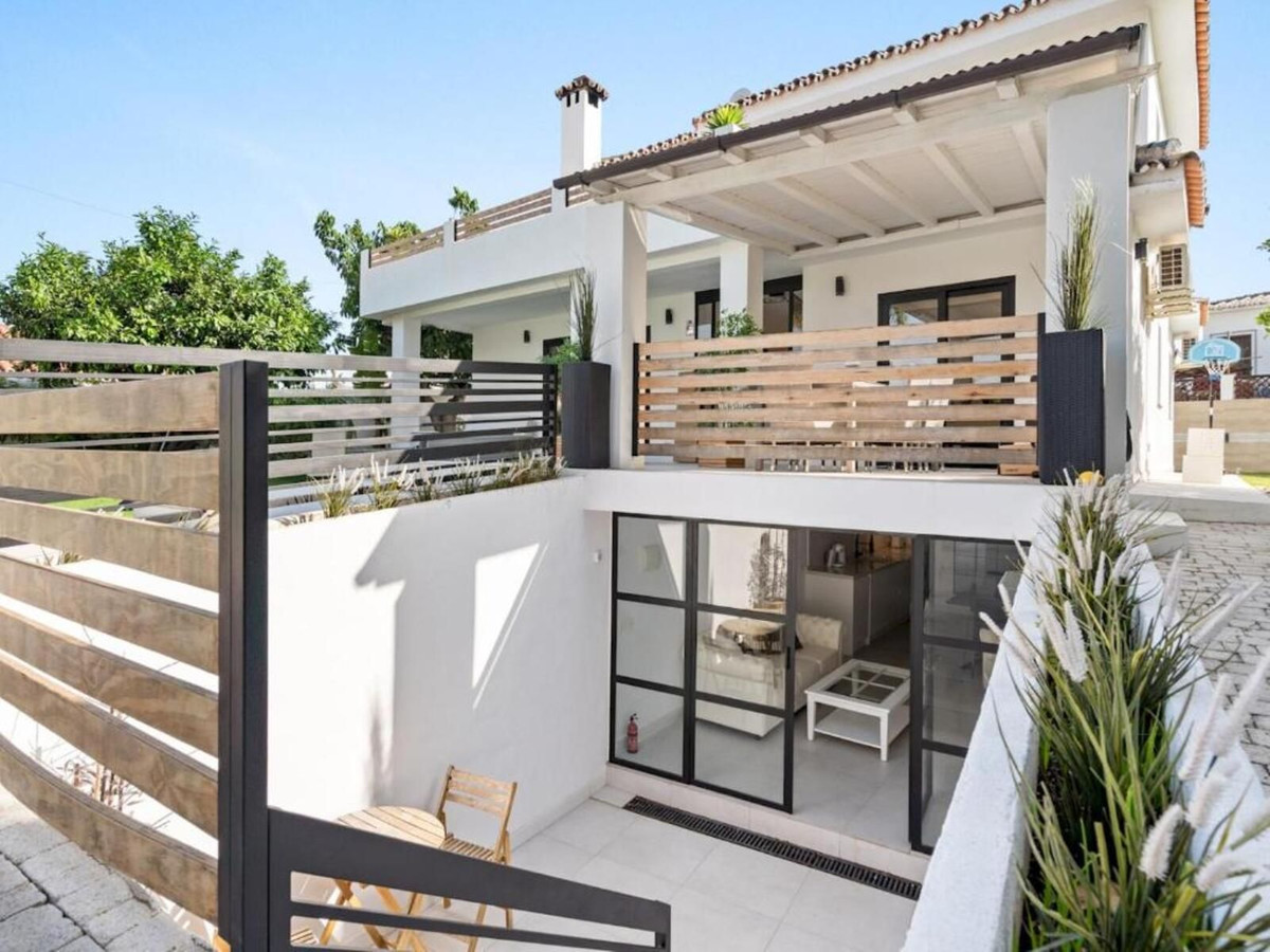 6 Bed Townhouse for sale in Marbella Costa Del Sol, Málaga, Spain