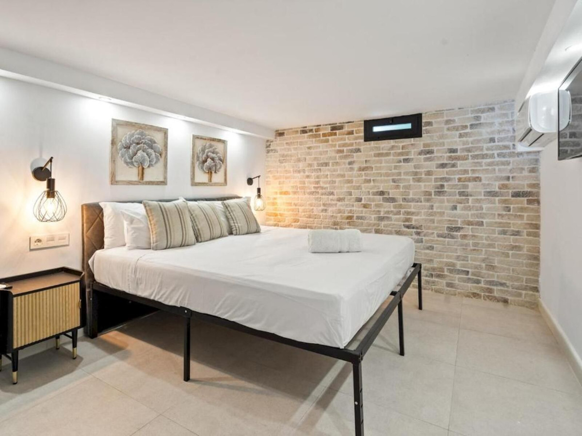 6 Bed Townhouse for sale in Marbella Costa Del Sol, Málaga, Spain
