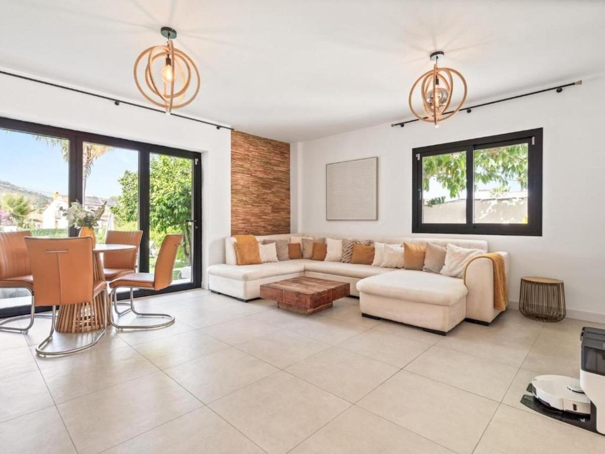 6 Bed Townhouse for sale in Marbella Costa Del Sol, Málaga, Spain