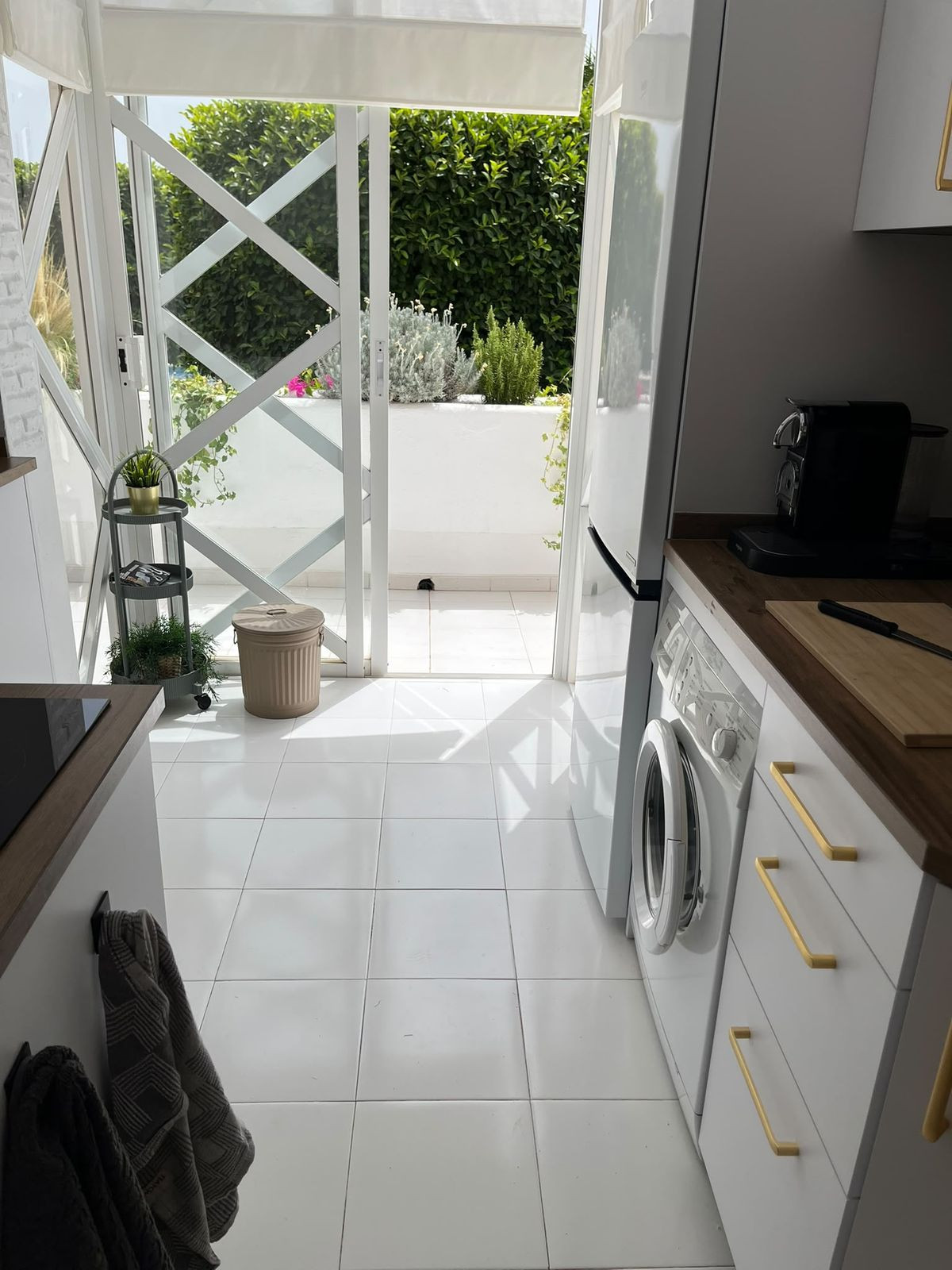 2 Bed Apartment for sale in El Paraiso Costa Del Sol, Málaga, Spain