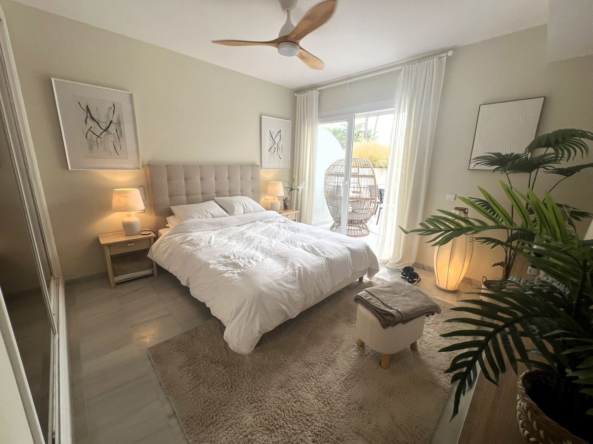 2 Bed Apartment for sale in El Paraiso Costa Del Sol, Málaga, Spain