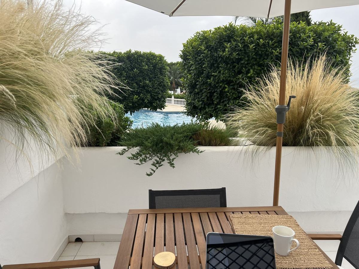 2 Bed Apartment for sale in El Paraiso Costa Del Sol, Málaga, Spain