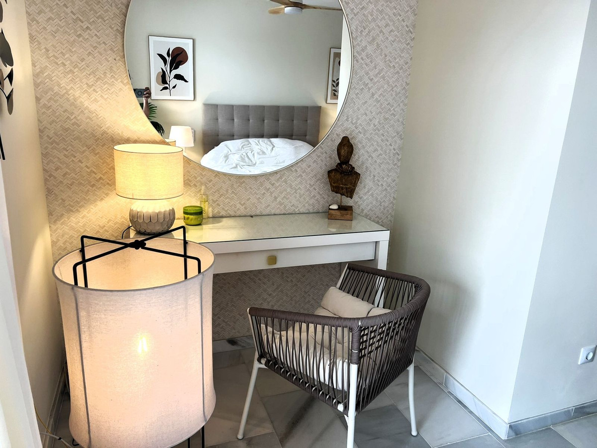 2 Bed Apartment for sale in El Paraiso Costa Del Sol, Málaga, Spain