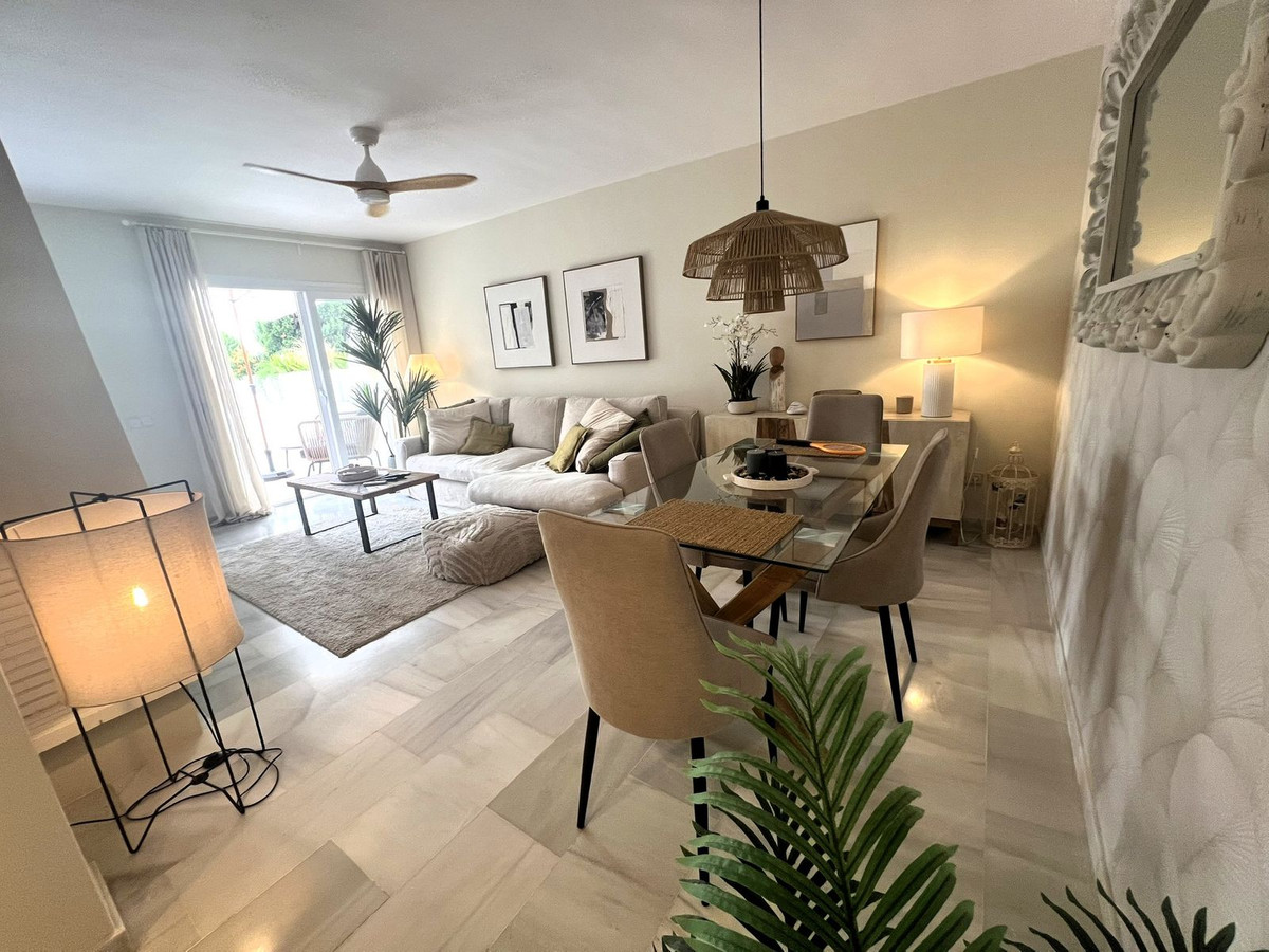 2 Bed Apartment for sale in El Paraiso Costa Del Sol, Málaga, Spain