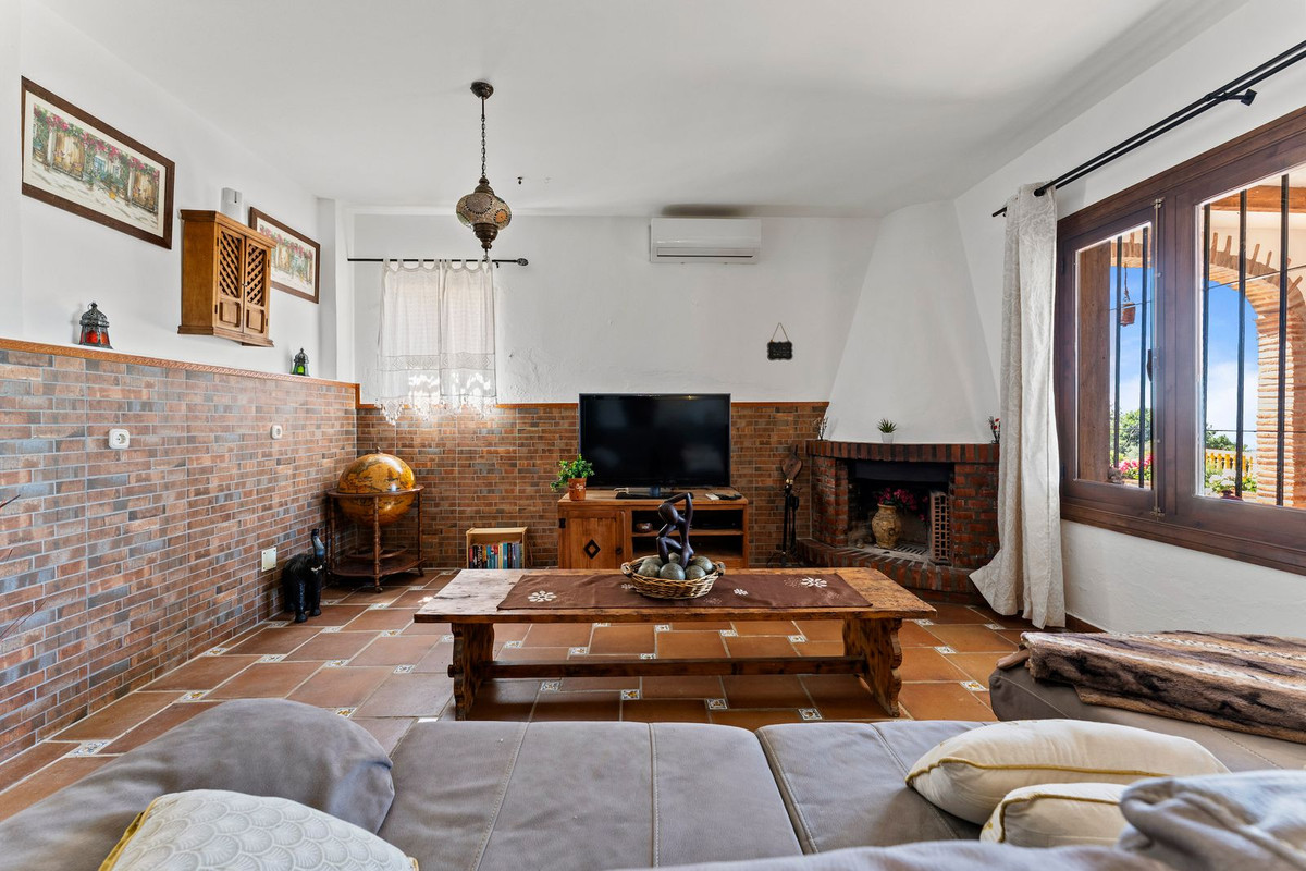 4 Bed Townhouse for sale in Mijas Costa Del Sol, Málaga, Spain
