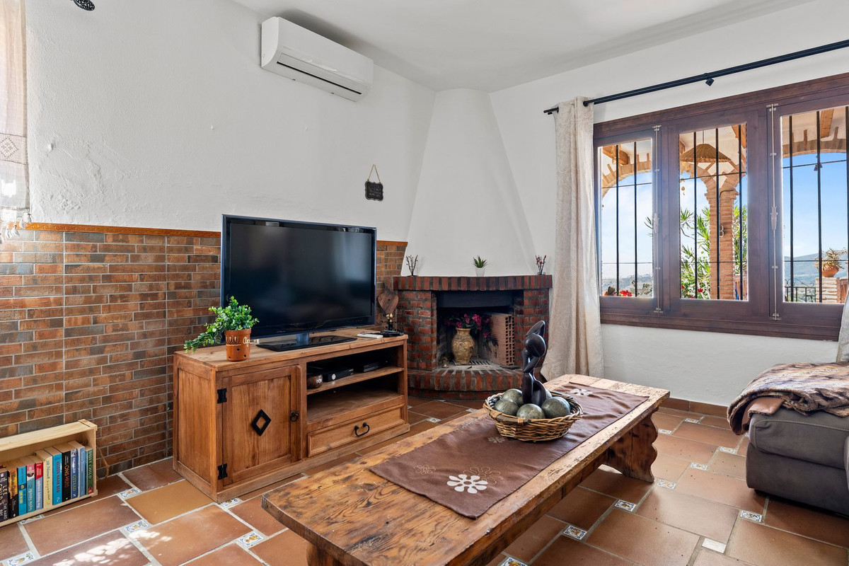 4 Bed Townhouse for sale in Mijas Costa Del Sol, Málaga, Spain
