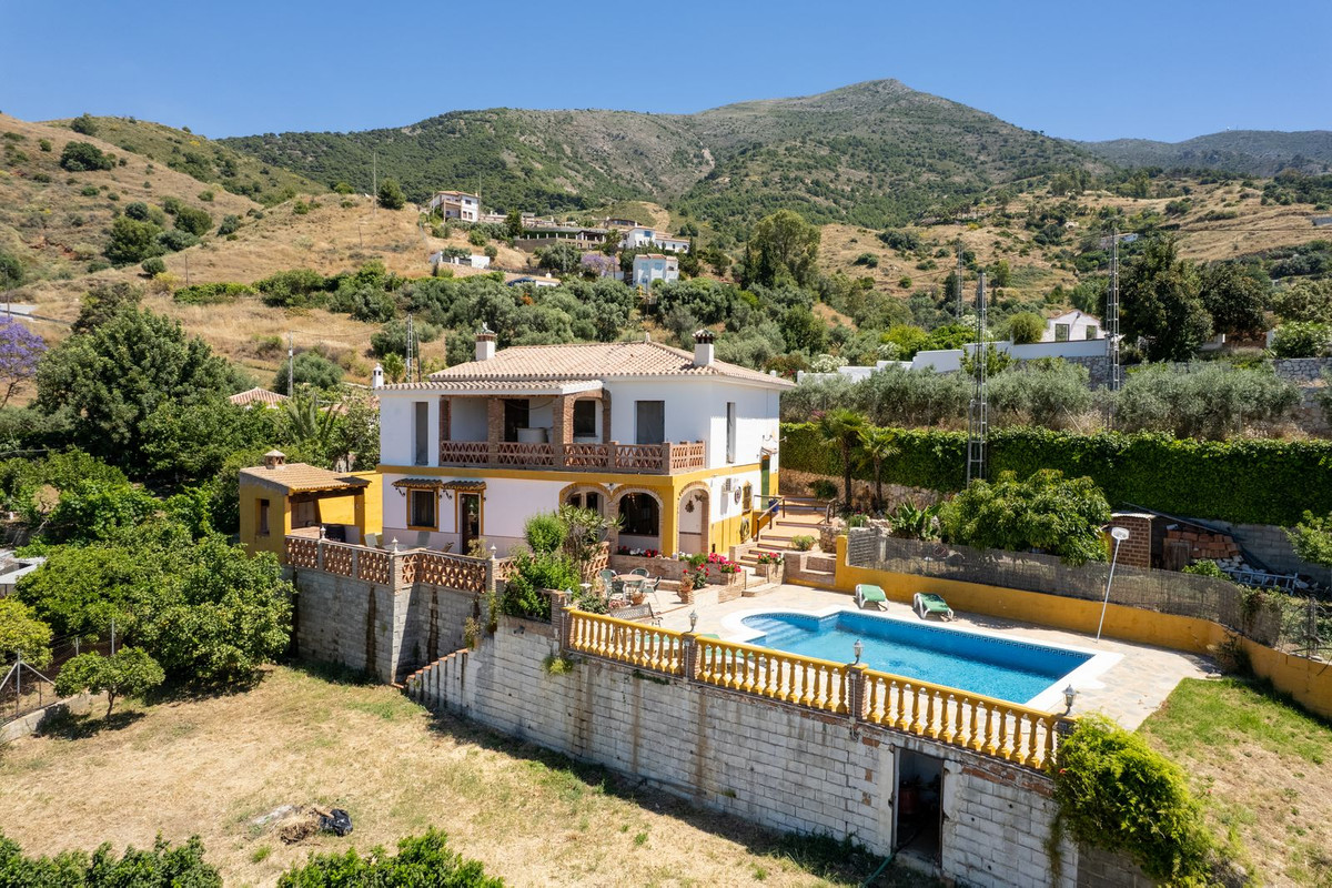 4 Bed Townhouse for sale in Mijas Costa Del Sol, Málaga, Spain