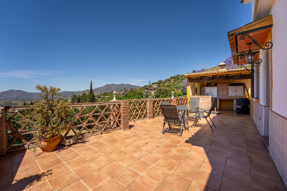 4 Bed Townhouse for sale in Mijas Costa Del Sol, Málaga, Spain