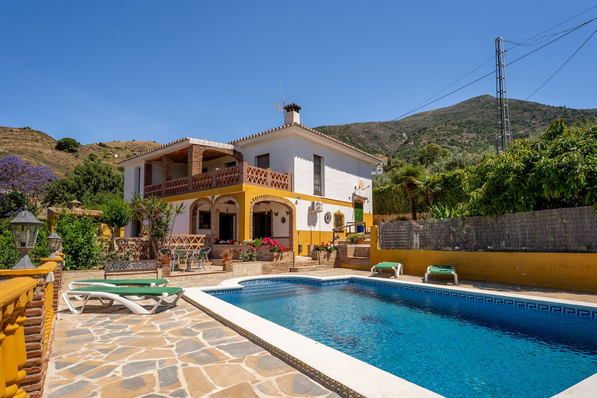 4 Bed Townhouse for sale in Mijas Costa Del Sol, Málaga, Spain