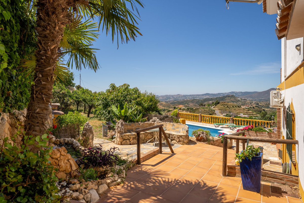 4 Bed Townhouse for sale in Mijas Costa Del Sol, Málaga, Spain