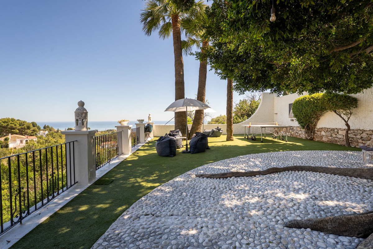 11 Bed Townhouse for sale in Mijas Costa Del Sol, Málaga, Spain