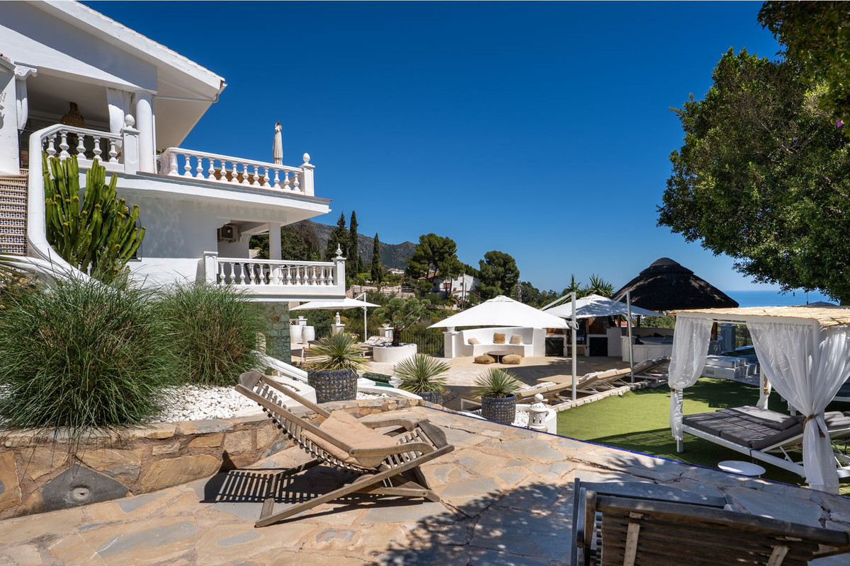 11 Bed Townhouse for sale in Mijas Costa Del Sol, Málaga, Spain
