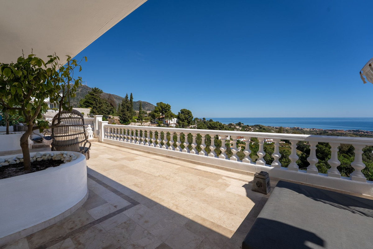 11 Bed Townhouse for sale in Mijas Costa Del Sol, Málaga, Spain
