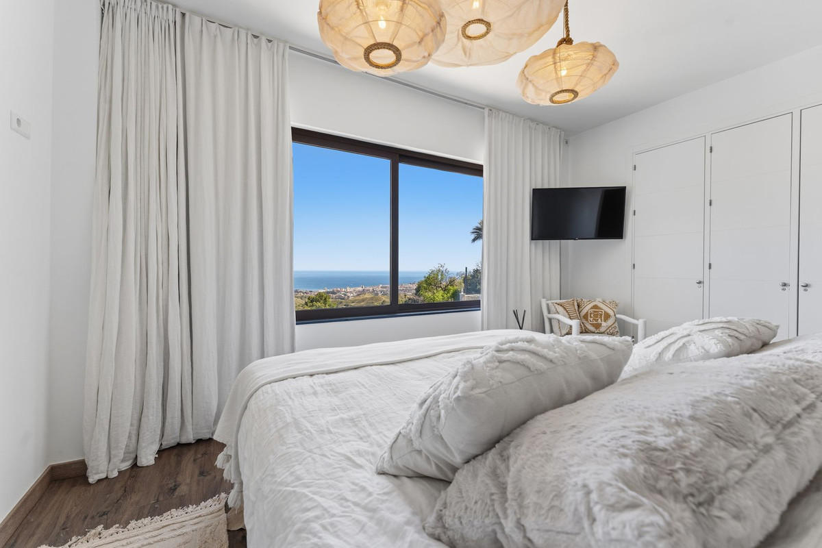 11 Bed Townhouse for sale in Mijas Costa Del Sol, Málaga, Spain