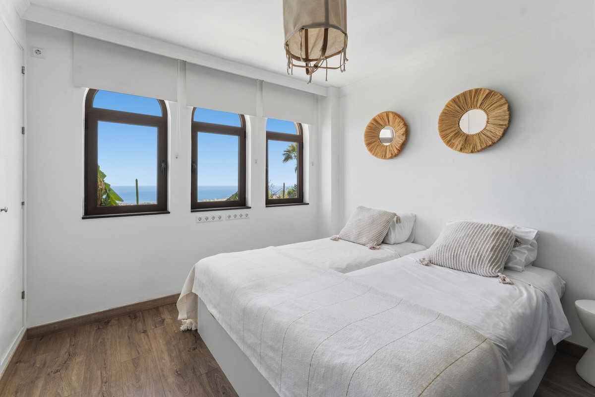 11 Bed Townhouse for sale in Mijas Costa Del Sol, Málaga, Spain