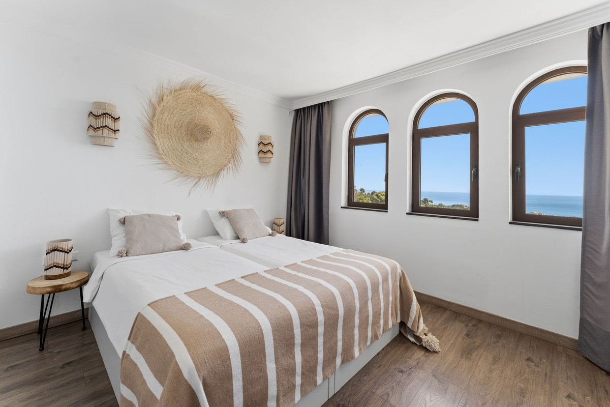 11 Bed Townhouse for sale in Mijas Costa Del Sol, Málaga, Spain