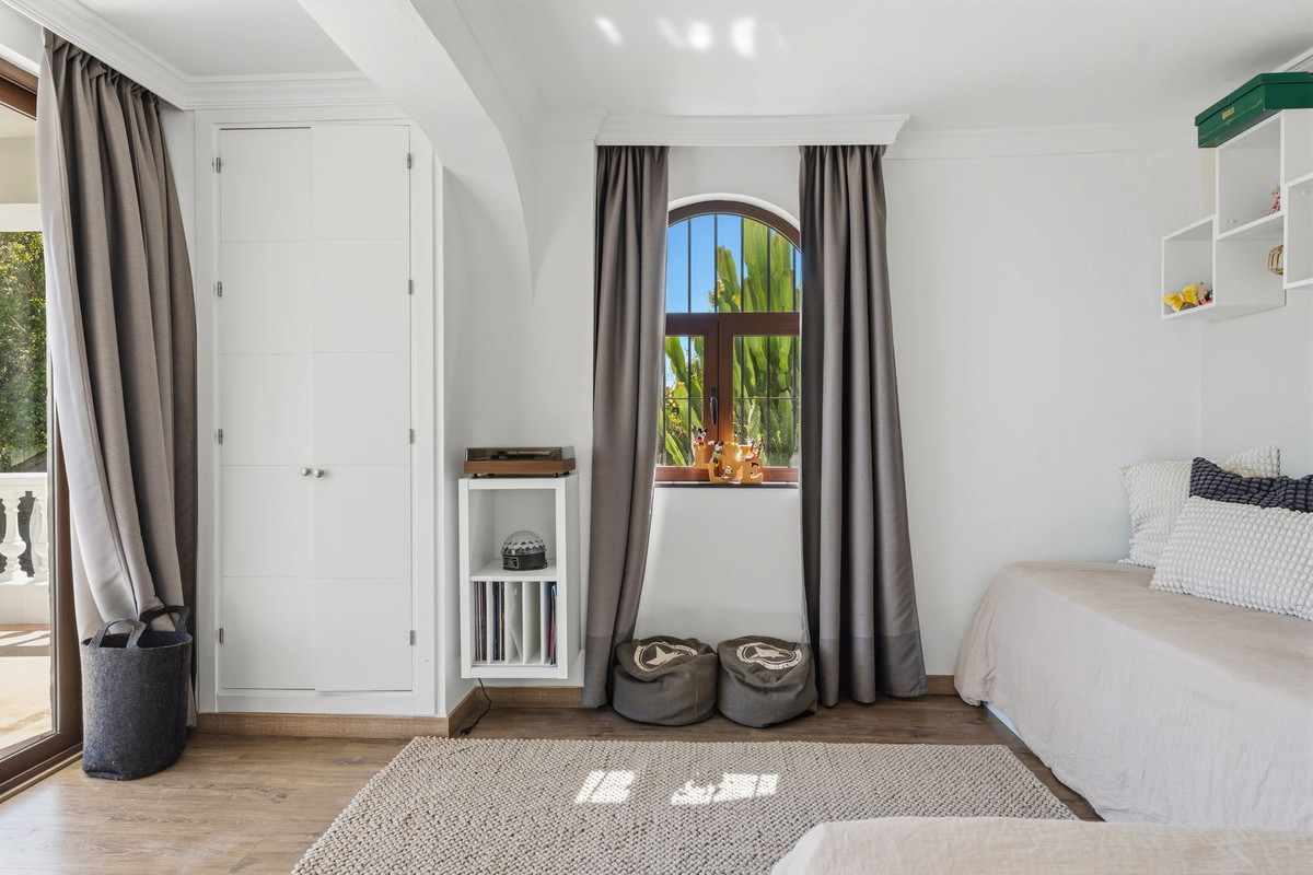 11 Bed Townhouse for sale in Mijas Costa Del Sol, Málaga, Spain