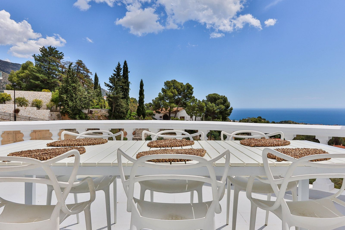 11 Bed Townhouse for sale in Mijas Costa Del Sol, Málaga, Spain