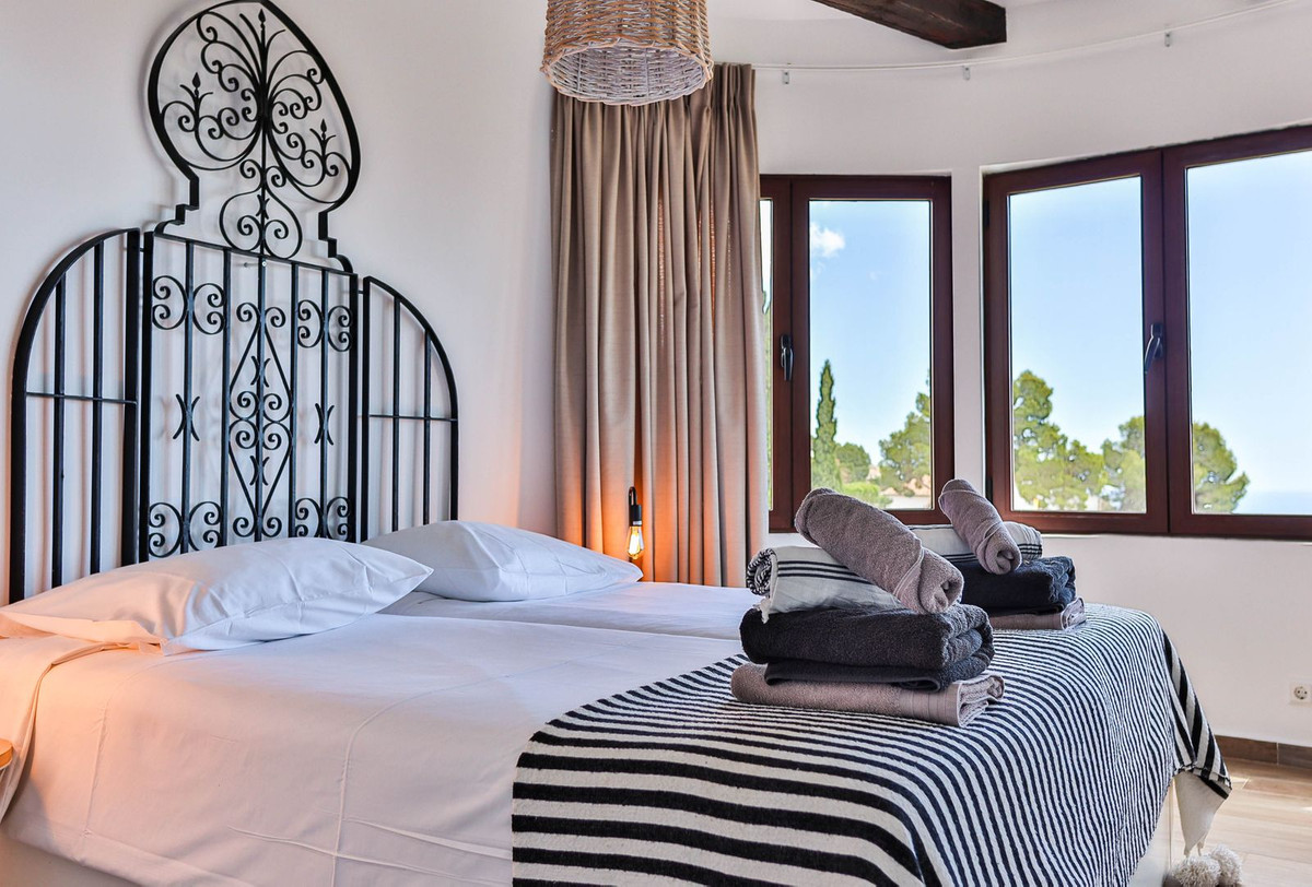 11 Bed Townhouse for sale in Mijas Costa Del Sol, Málaga, Spain
