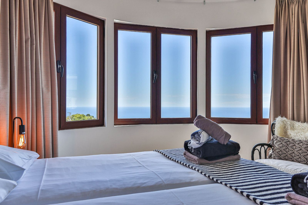 11 Bed Townhouse for sale in Mijas Costa Del Sol, Málaga, Spain