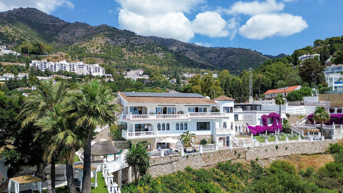 11 Bed Townhouse for sale in Mijas Costa Del Sol, Málaga, Spain