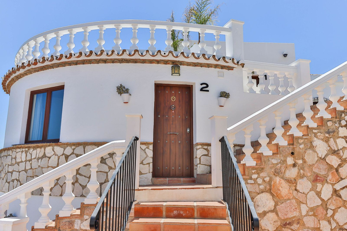 11 Bed Townhouse for sale in Mijas Costa Del Sol, Málaga, Spain