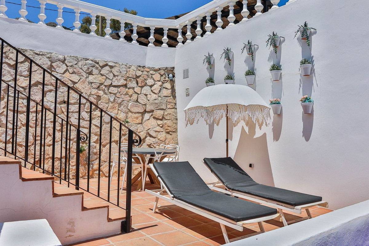 11 Bed Townhouse for sale in Mijas Costa Del Sol, Málaga, Spain