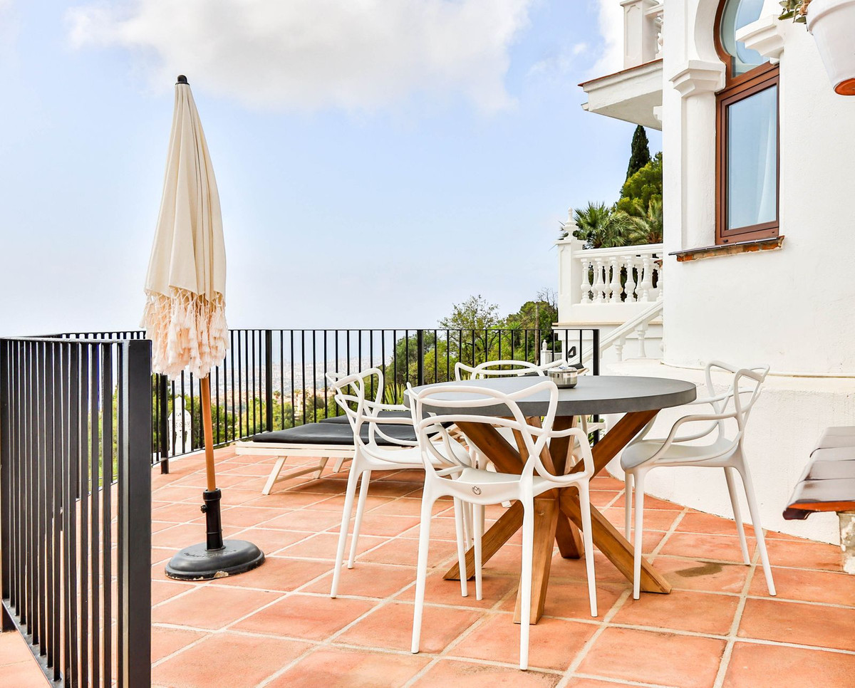 11 Bed Townhouse for sale in Mijas Costa Del Sol, Málaga, Spain