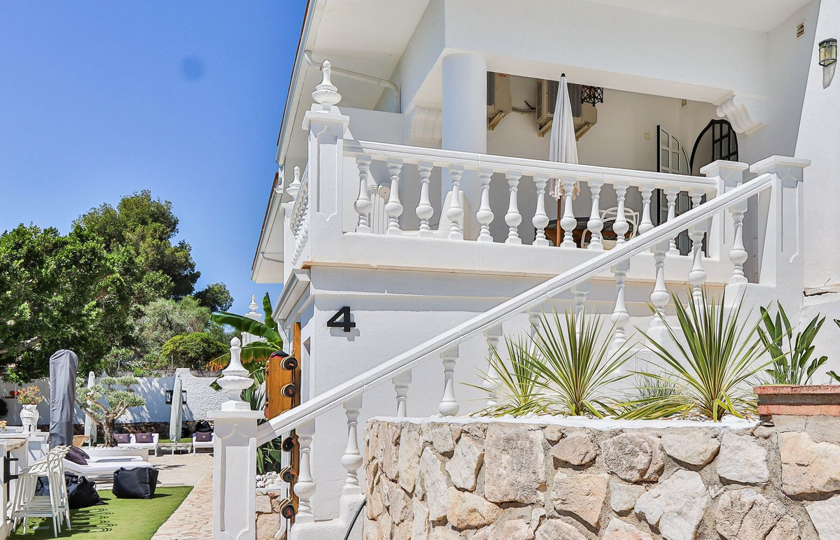 11 Bed Townhouse for sale in Mijas Costa Del Sol, Málaga, Spain