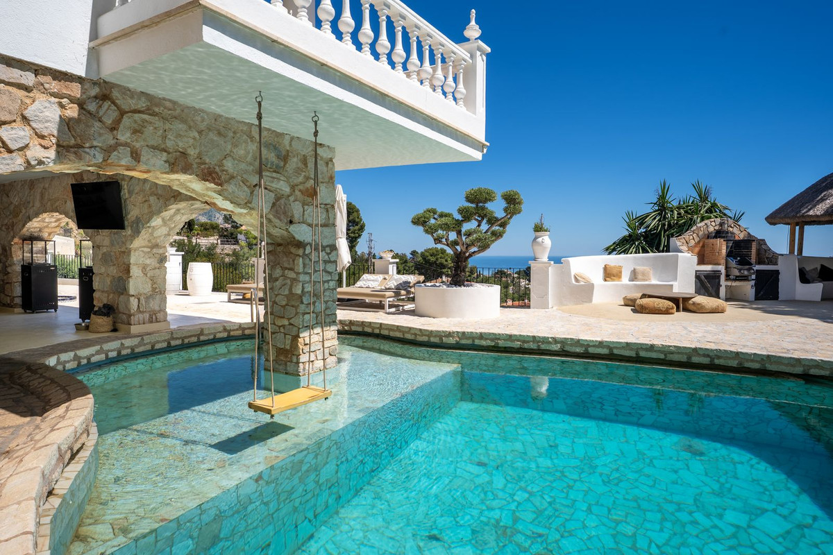 11 Bed Townhouse for sale in Mijas Costa Del Sol, Málaga, Spain