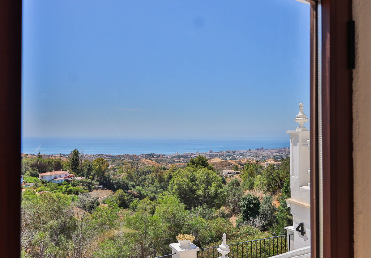 11 Bed Townhouse for sale in Mijas Costa Del Sol, Málaga, Spain