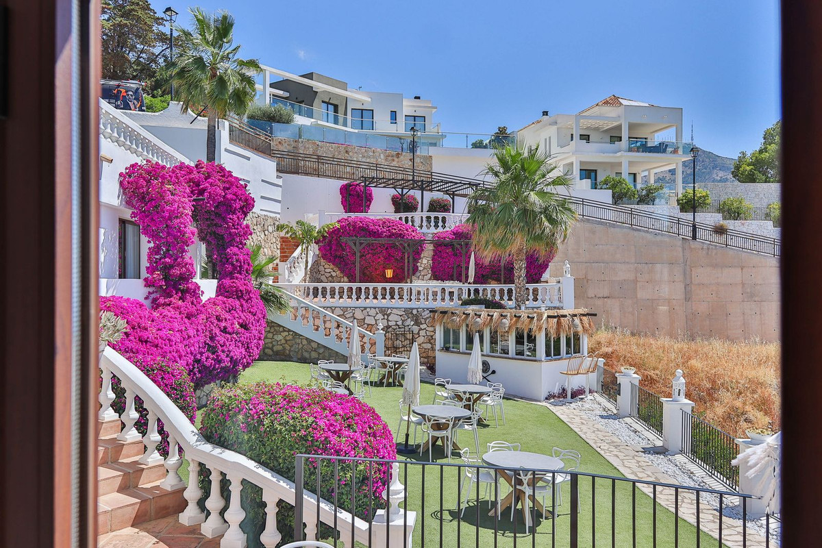 11 Bed Townhouse for sale in Mijas Costa Del Sol, Málaga, Spain