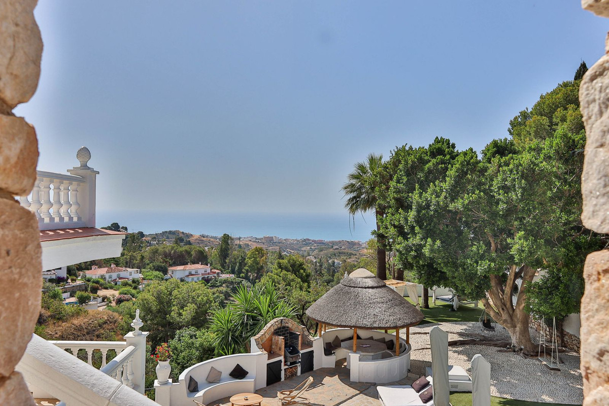 11 Bed Townhouse for sale in Mijas Costa Del Sol, Málaga, Spain