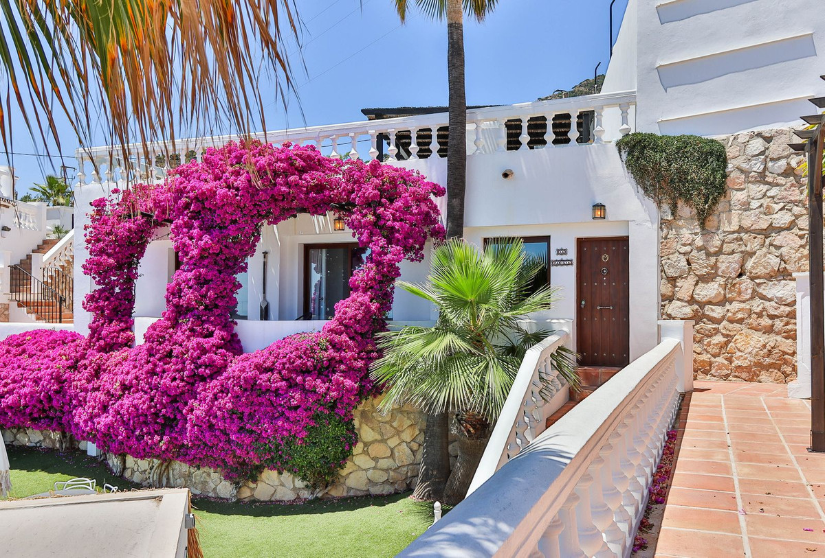 11 Bed Townhouse for sale in Mijas Costa Del Sol, Málaga, Spain