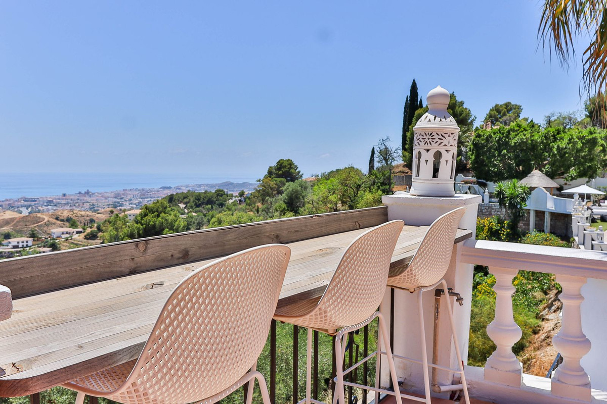 11 Bed Townhouse for sale in Mijas Costa Del Sol, Málaga, Spain
