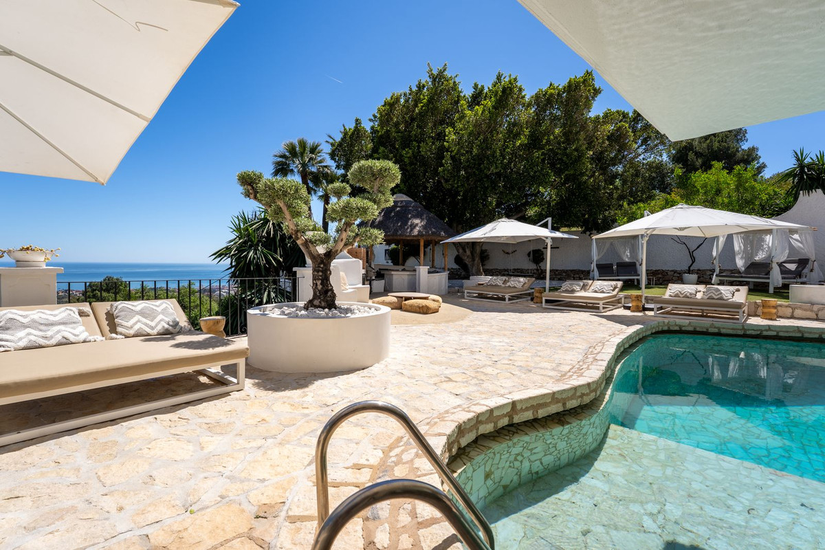 11 Bed Townhouse for sale in Mijas Costa Del Sol, Málaga, Spain