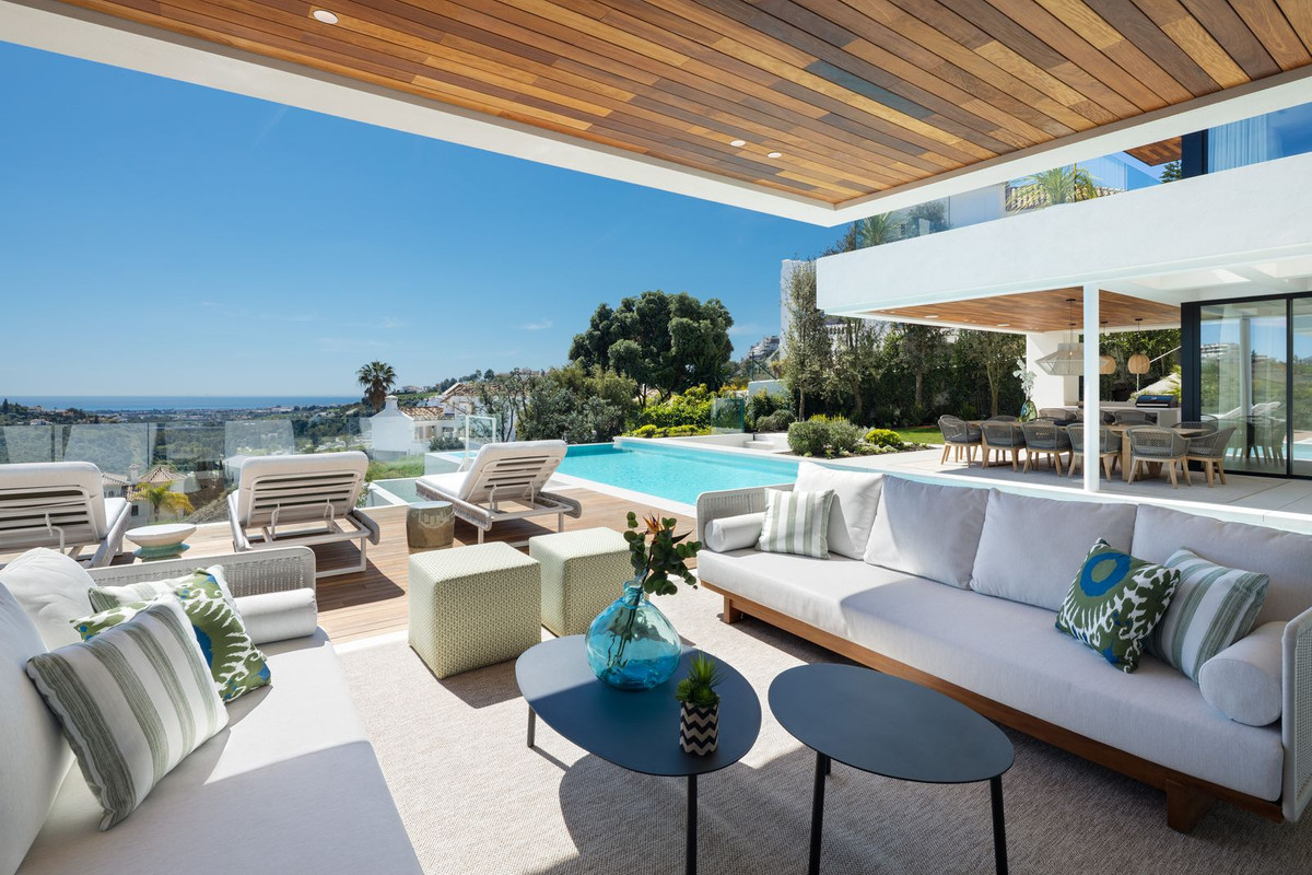 6 Bed Townhouse for sale in La Quinta Costa Del Sol, Málaga, Spain
