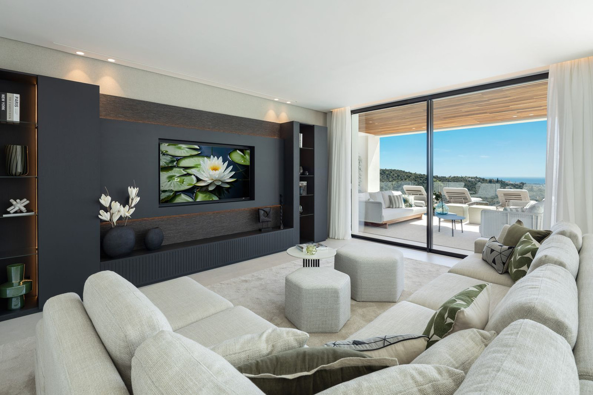 6 Bed Townhouse for sale in La Quinta Costa Del Sol, Málaga, Spain