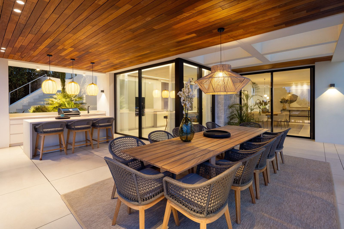 6 Bed Townhouse for sale in La Quinta Costa Del Sol, Málaga, Spain