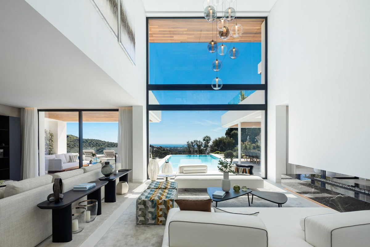 6 Bed Townhouse for sale in La Quinta Costa Del Sol, Málaga, Spain