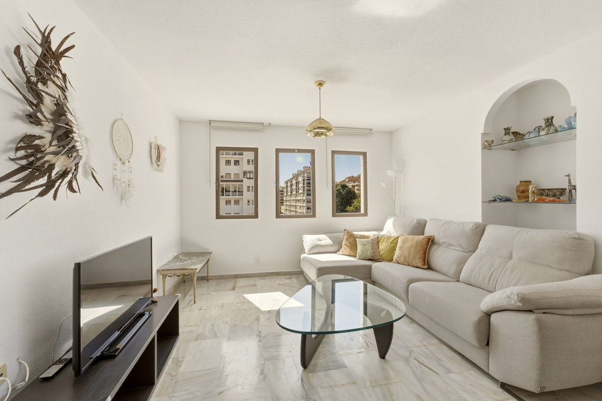 3 Bed Apartment for sale in Fuengirola Costa Del Sol, Málaga, Spain