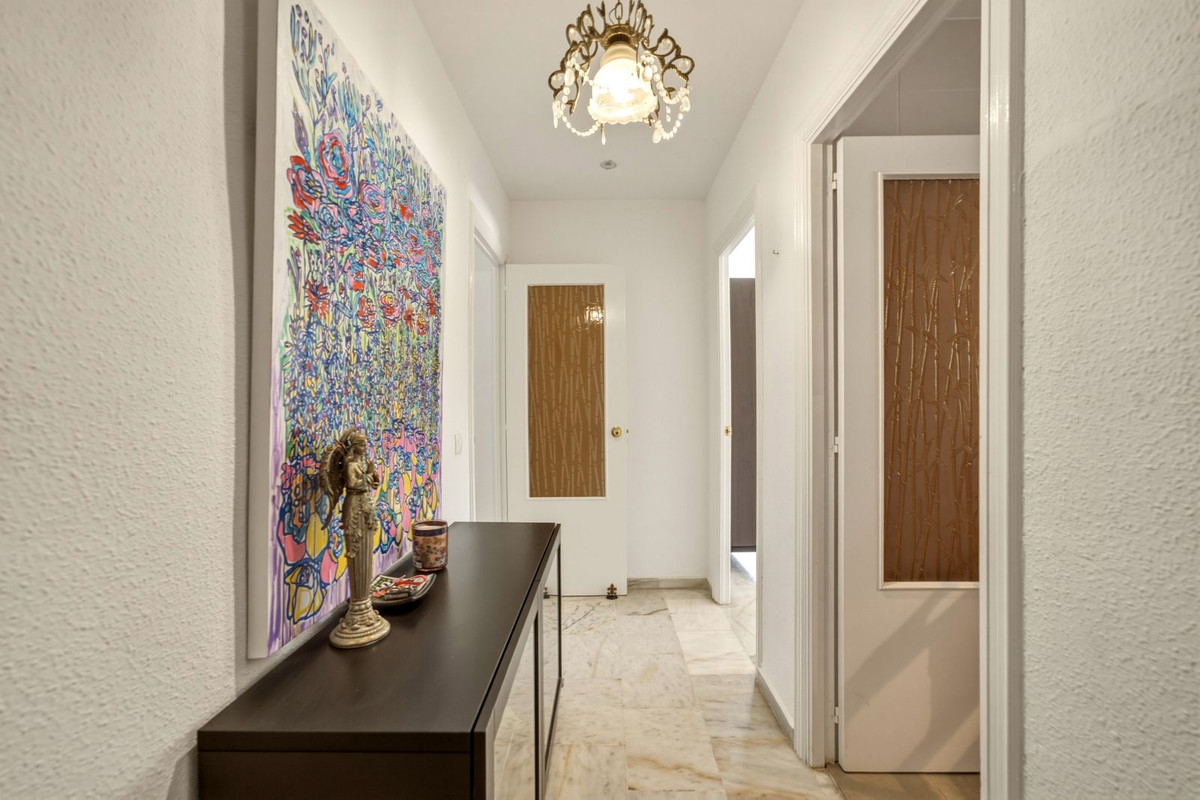 3 Bed Apartment for sale in Fuengirola Costa Del Sol, Málaga, Spain