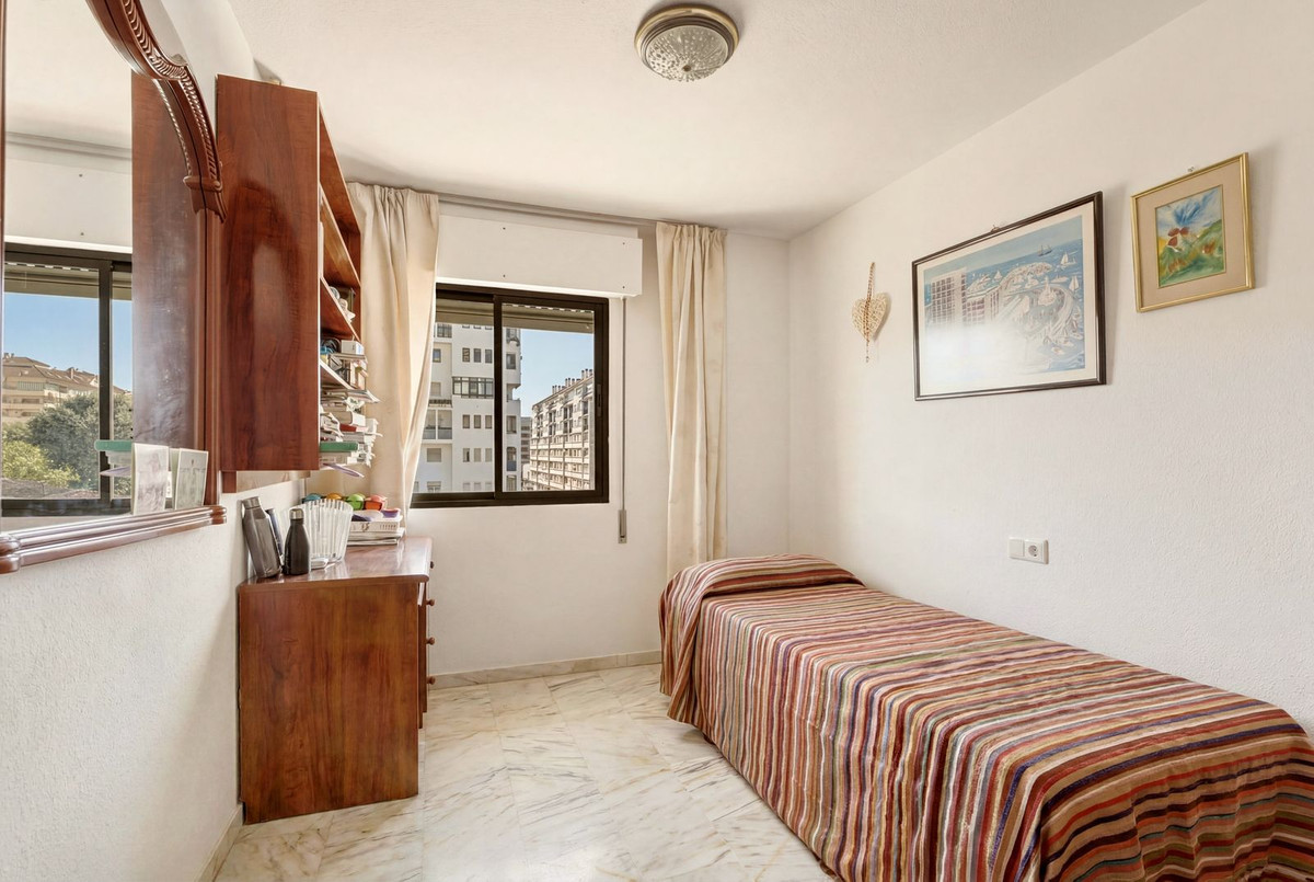 3 Bed Apartment for sale in Fuengirola Costa Del Sol, Málaga, Spain