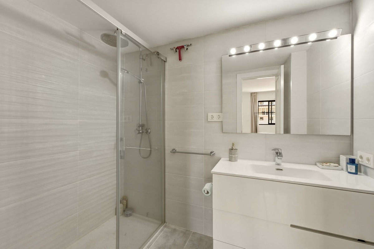 3 Bed Apartment for sale in Fuengirola Costa Del Sol, Málaga, Spain