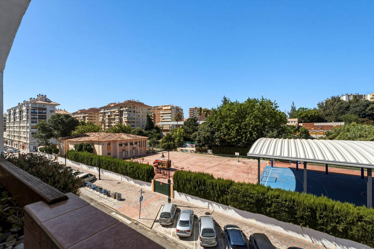 3 Bed Apartment for sale in Fuengirola Costa Del Sol, Málaga, Spain