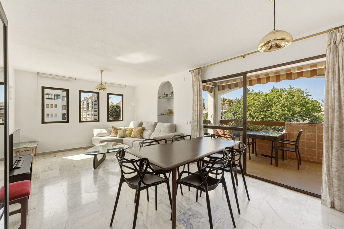 3 Bed Apartment for sale in Fuengirola Costa Del Sol, Málaga, Spain