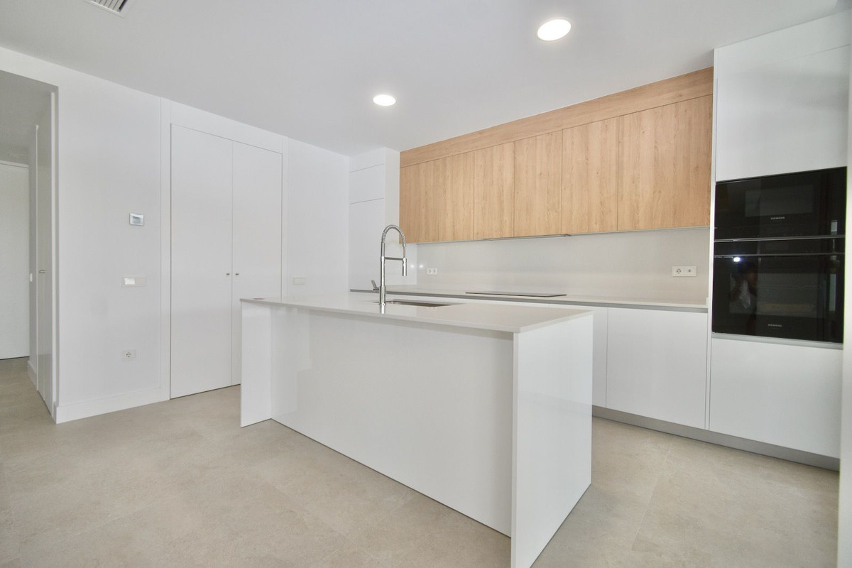 3 Bed Apartment for sale in Marbella Costa Del Sol, Málaga, Spain