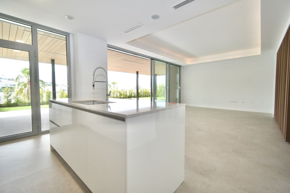 3 Bed Apartment for sale in Marbella Costa Del Sol, Málaga, Spain